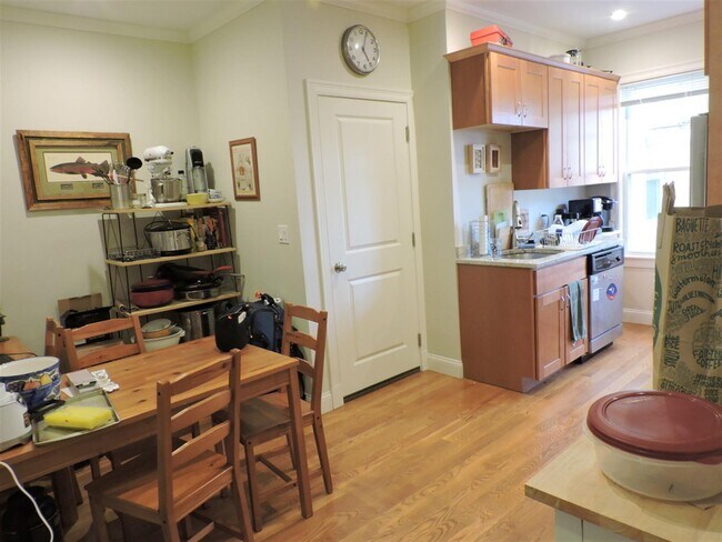 Building Photo - 7 Marney St