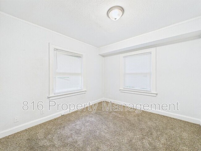 Building Photo - 5611 Olive St