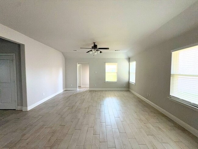 Building Photo - 609 Tartane Dr