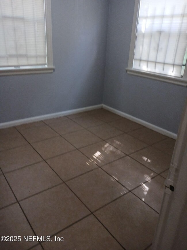 Building Photo - 2124 Danese St