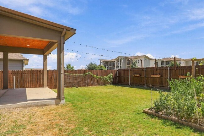 Building Photo - 609 Falkland Trace