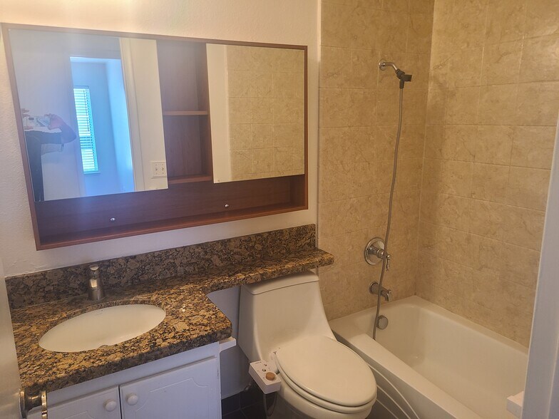 Building Photo - 9236 Premier Way