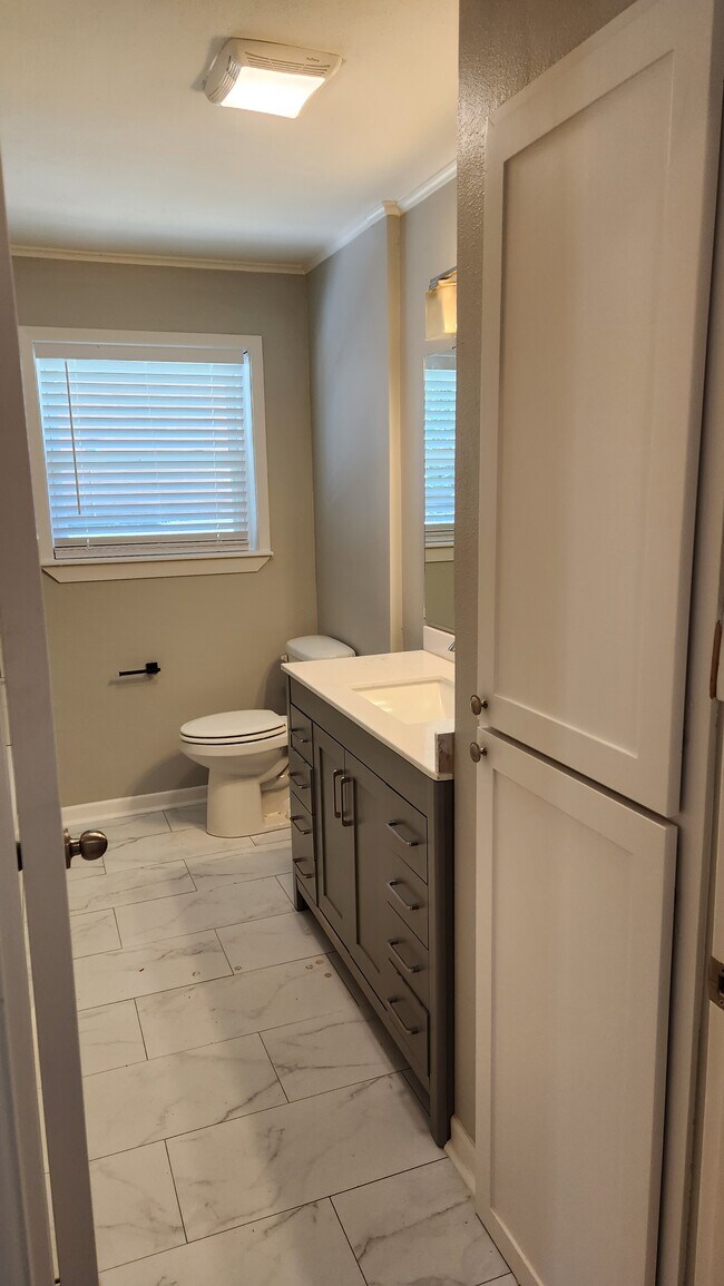 Building Photo - 3114 Tanglewood Dr