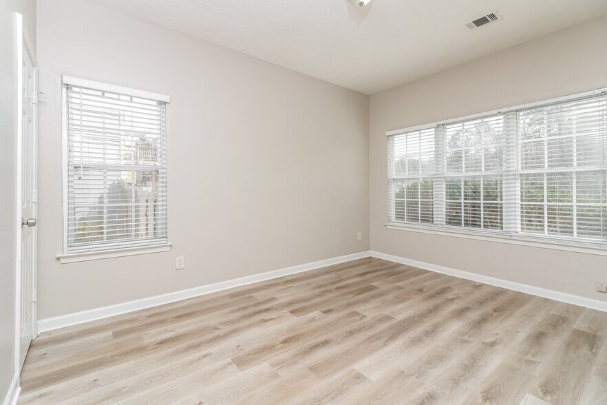 Building Photo - 2710 Park Ave