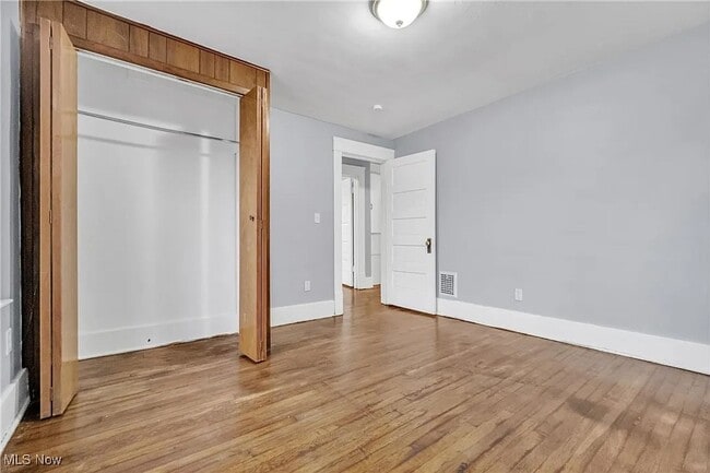 Building Photo - 412 W 28th St