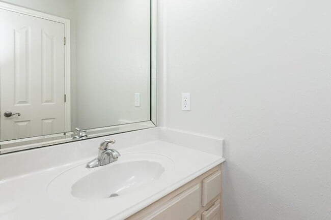 Building Photo - 6235 Gracemount Ln