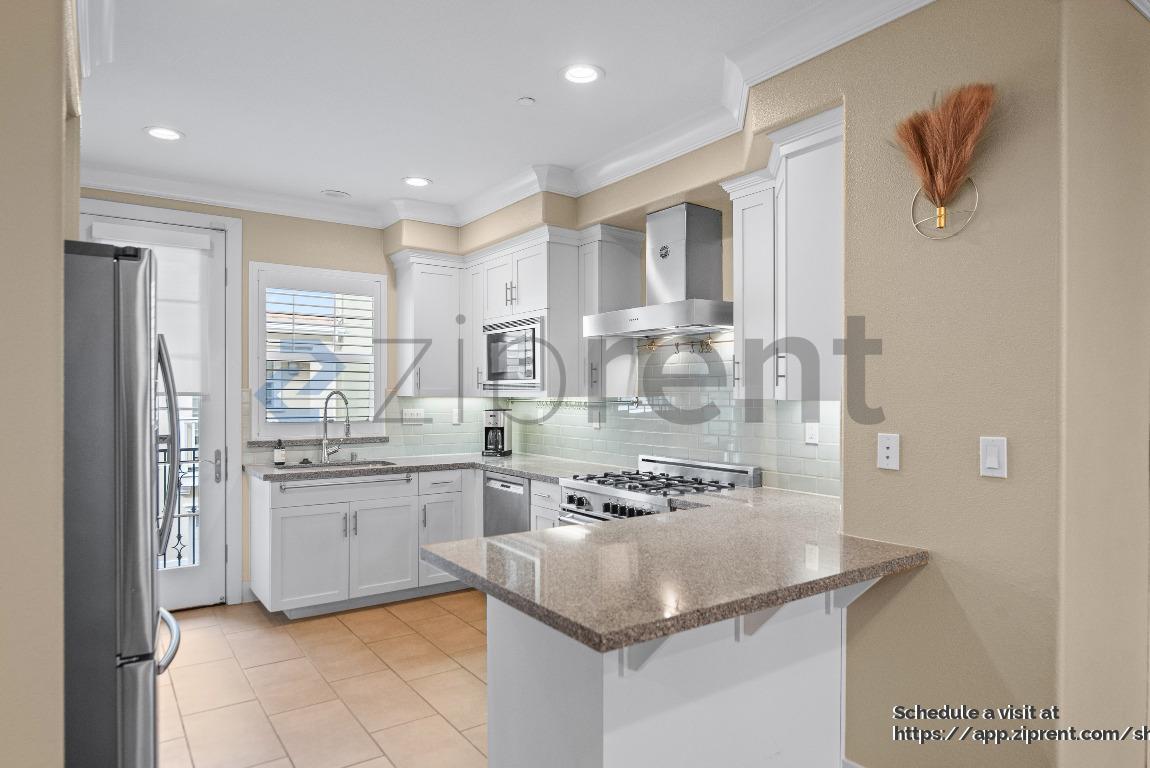 Building Photo - 410 Longden Ave