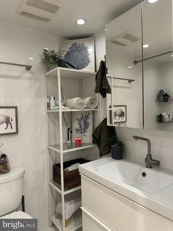 Primary Photo - 1530 Key Blvd