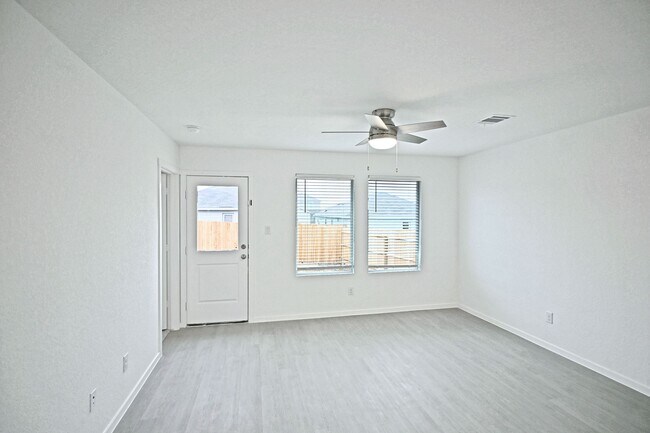 Building Photo - 350 Kayden Ct