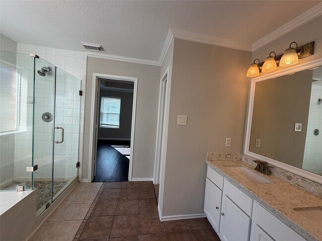 Building Photo - 4230 Geronimo Lake Dr