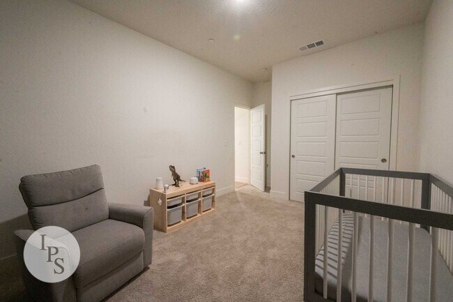 Building Photo - Madera Riverstone Home, 3BR/2BA, SOLAR, Community Pool, New Elementary School in Community!