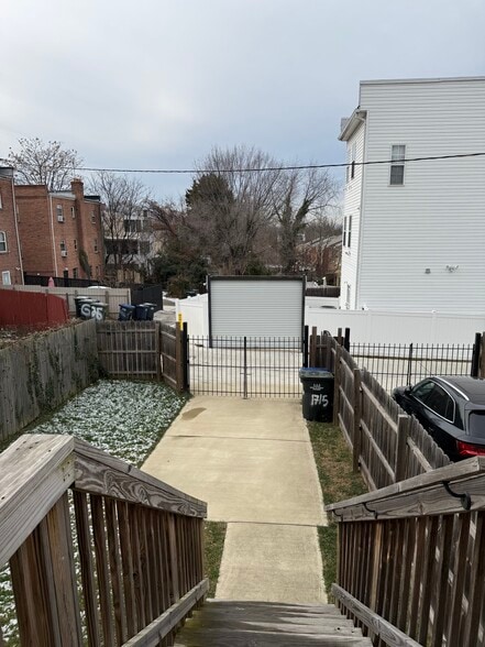 Building Photo - 1715 24th Pl SE