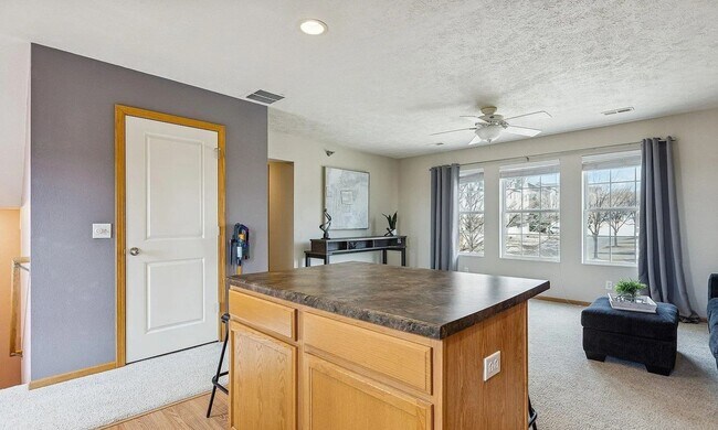 Building Photo - 6806 S 182nd Ct