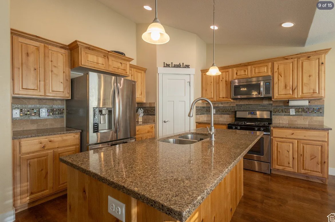 Building Photo - 14088 Maria Way