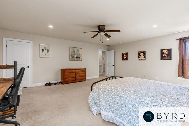 Building Photo - 6018 Red Setter Ln