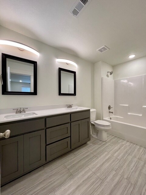 Building Photo - 18 Dinsmoore Ln