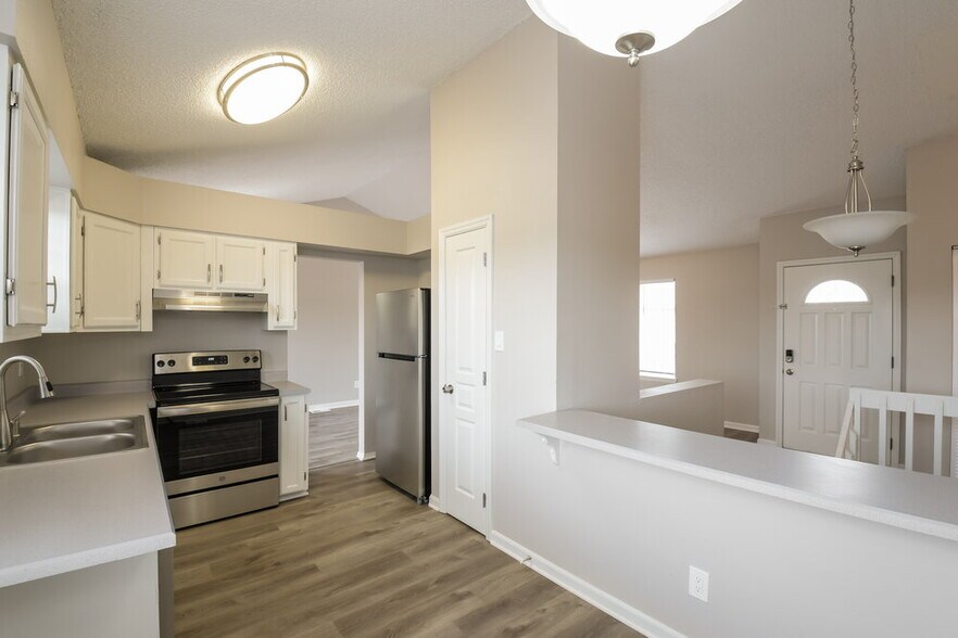 Building Photo - 9554 Milwaukee Ct