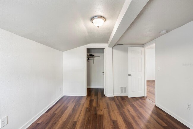 Building Photo - 665 26th Ave S