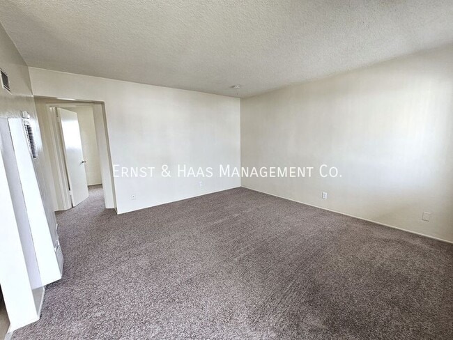 Building Photo - 9119 Rose St