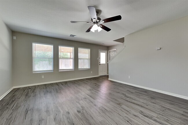 Building Photo - 16731 N Blue Jay Dr