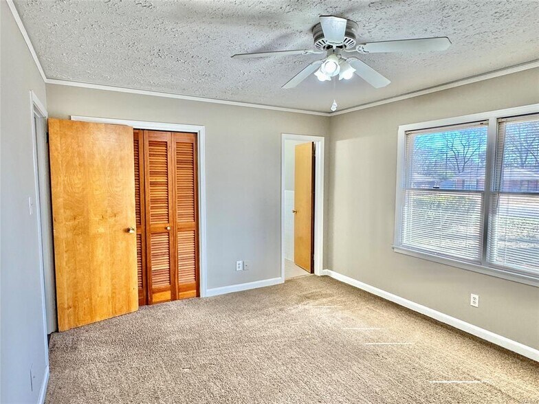 Building Photo - 761 Forestdale Dr