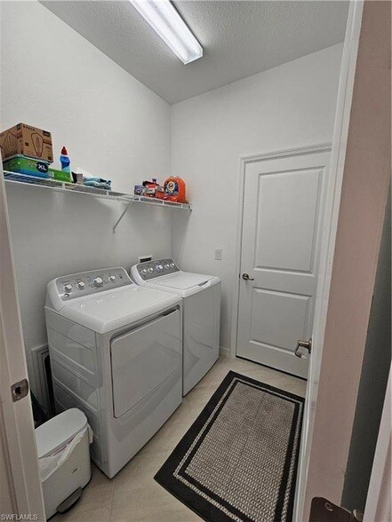 Building Photo - 2437 Orchard St