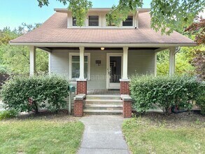 Building Photo - Craftsman Style, Modern Amenities Steps fr...