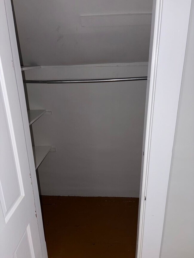 Building Photo - Cozy 1 Bed,1 Bath partially furnished apartment located in The Heart Of Elizabethtown!