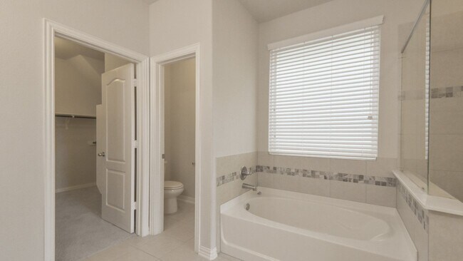 Building Photo - 613 Palmilla St