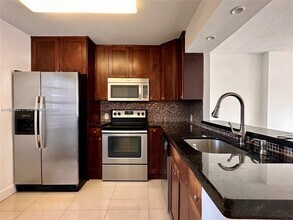 Building Photo - 20500 W Country Club Dr