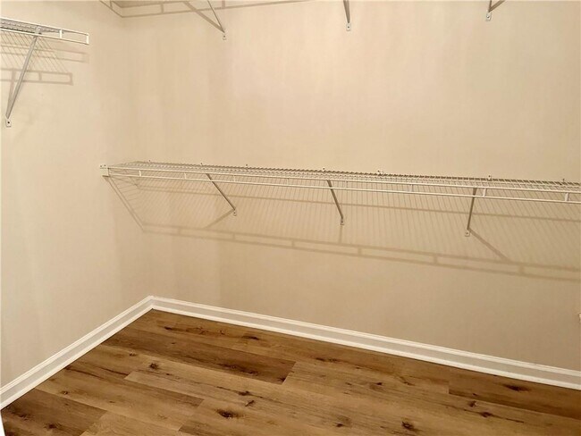 Building Photo - 283 Grand Ashbury Ln