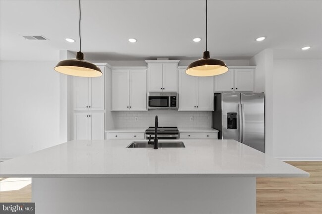 Building Photo - 36121 Wilderness Shores Way