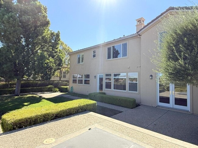 Building Photo - Former Model Home in Desirable Bridges Com...