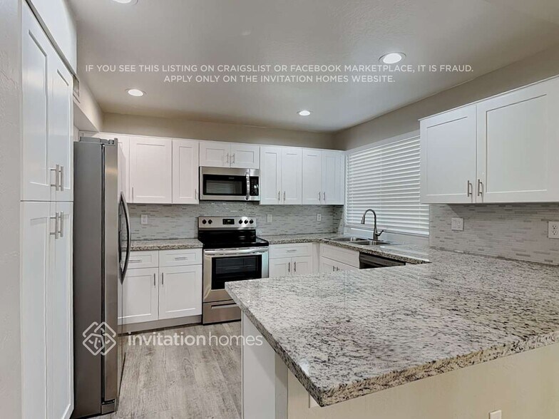 Building Photo - 2366 E Evans Dr