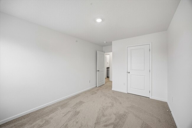 Building Photo - 702 N Saulsbury Ln