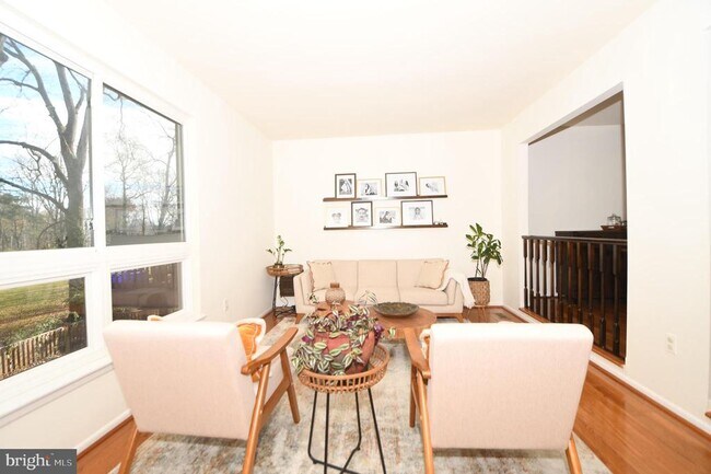 Building Photo - 7812 Briardale Terrace