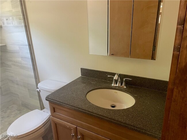 Building Photo - 784 Oak St