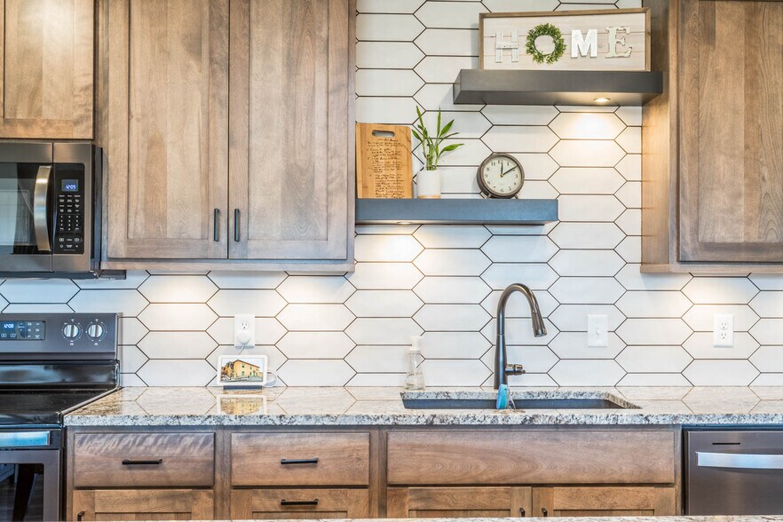 Building Photo - 4221 N Knob Hill Ct