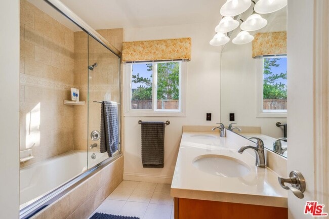 Building Photo - 200 S Wetherly Dr