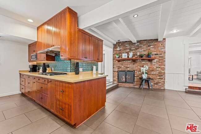 Building Photo - 23057 Sylvan St