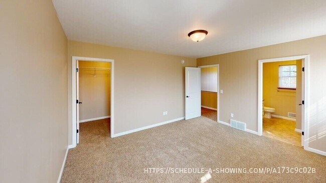 Building Photo - 1806 N Creek Cir