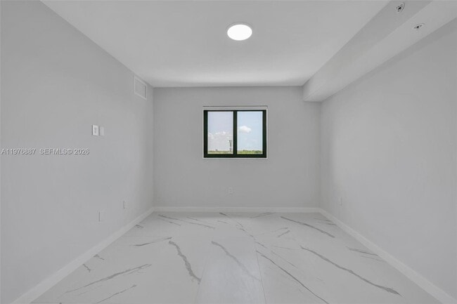 Building Photo - 840 NE 130th St