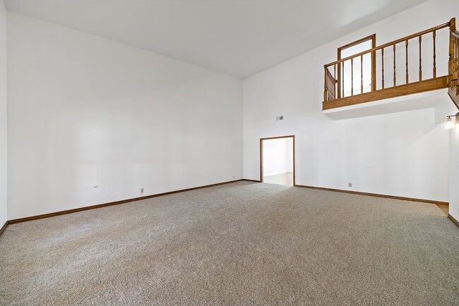 Building Photo - Ocean View Home