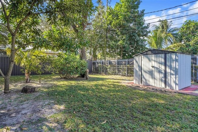 Building Photo - 1646 NE 150th St