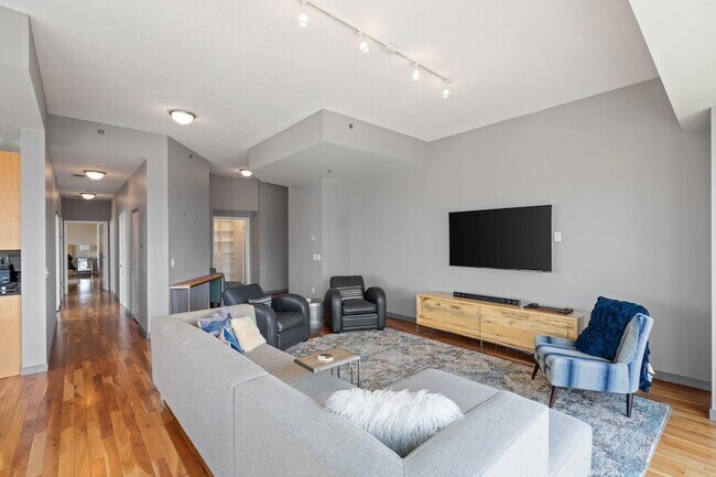 Building Photo - 929 Portland Ave