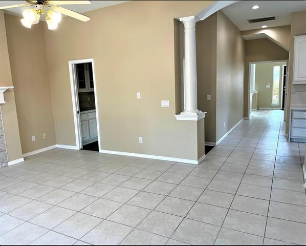 Building Photo - 18716 Greenside Dr