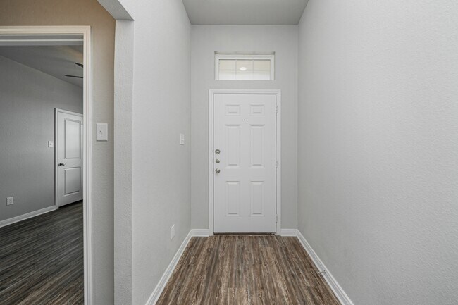 Building Photo - 602 Hollyhock Dr