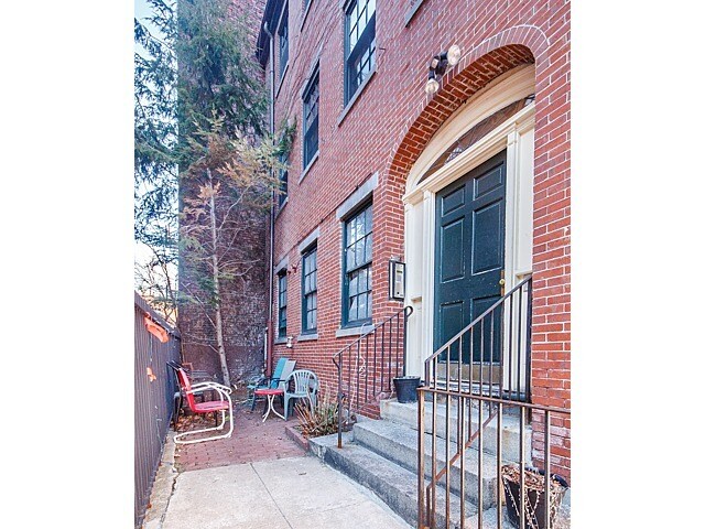 Building Photo - 65 Anderson St