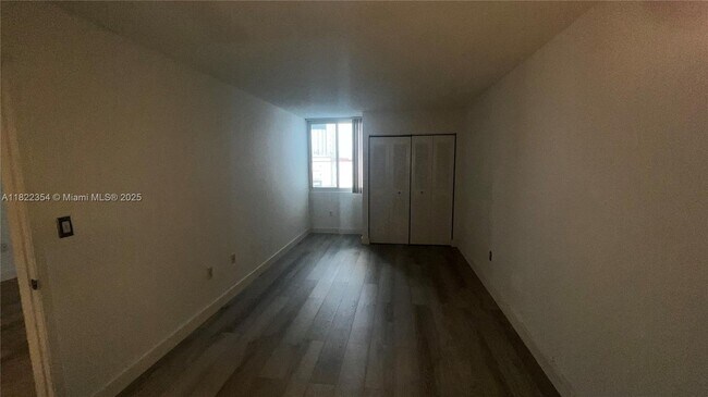 Building Photo - 850 N Miami Ave
