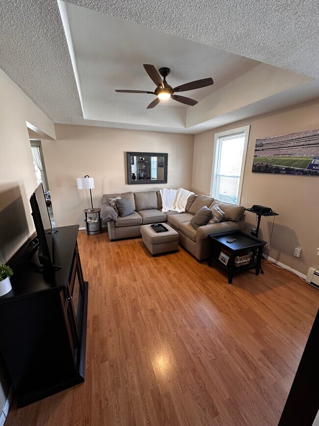 Building Photo - 853 Townsend Ave